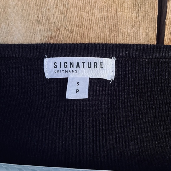 Signature Reitmans Viscous Blend Black Deep Neckline Fitted Pullover Sweater SP - Picture 4 of 12